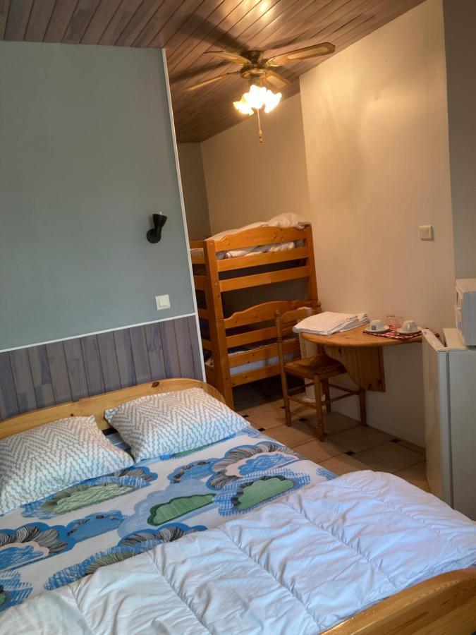 Le Robinson Bed & Breakfast Marseillan  Exterior photo